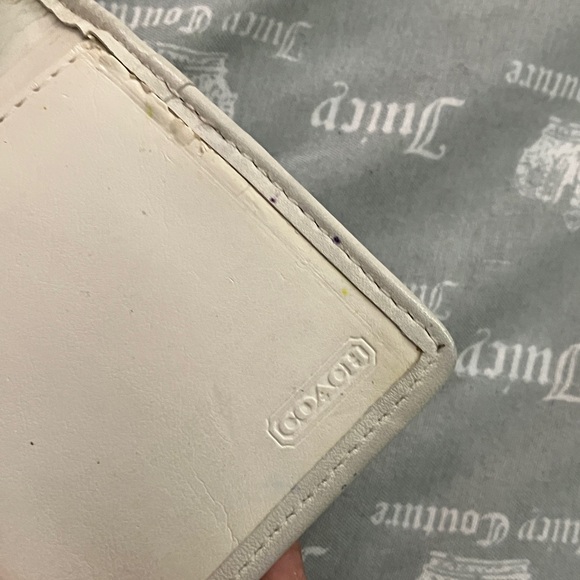 Coach Tan Signature wallet flap - Picture 5 of 7